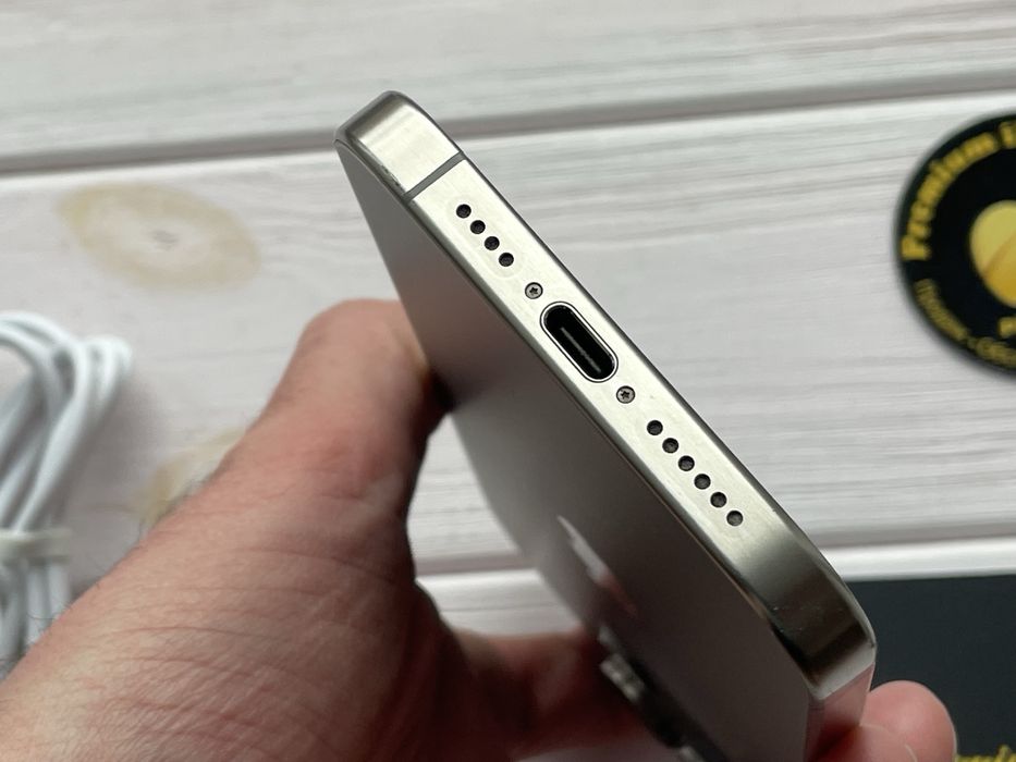 Apple iPhone 15 Pro Max 256gb Natural Titanium США