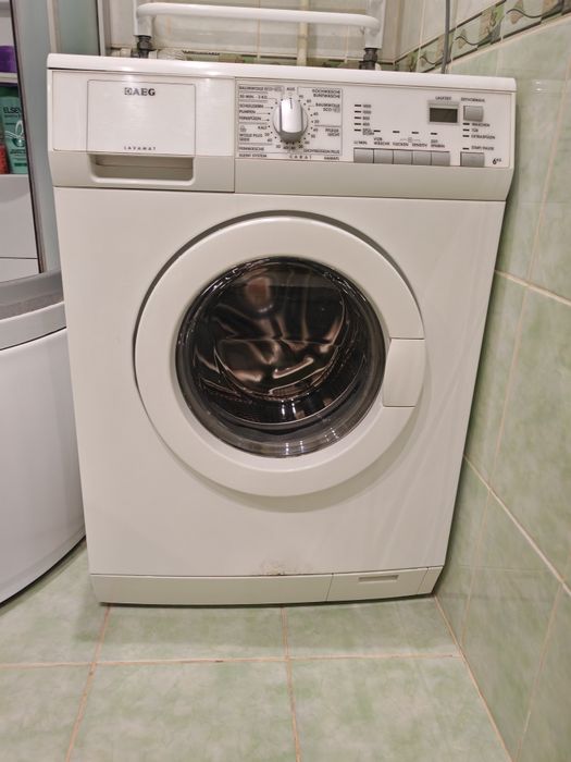 продам пральну машину AEG