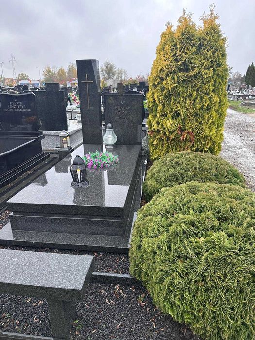 nagrobek na cmentarzu komunalnym w Dęblinie