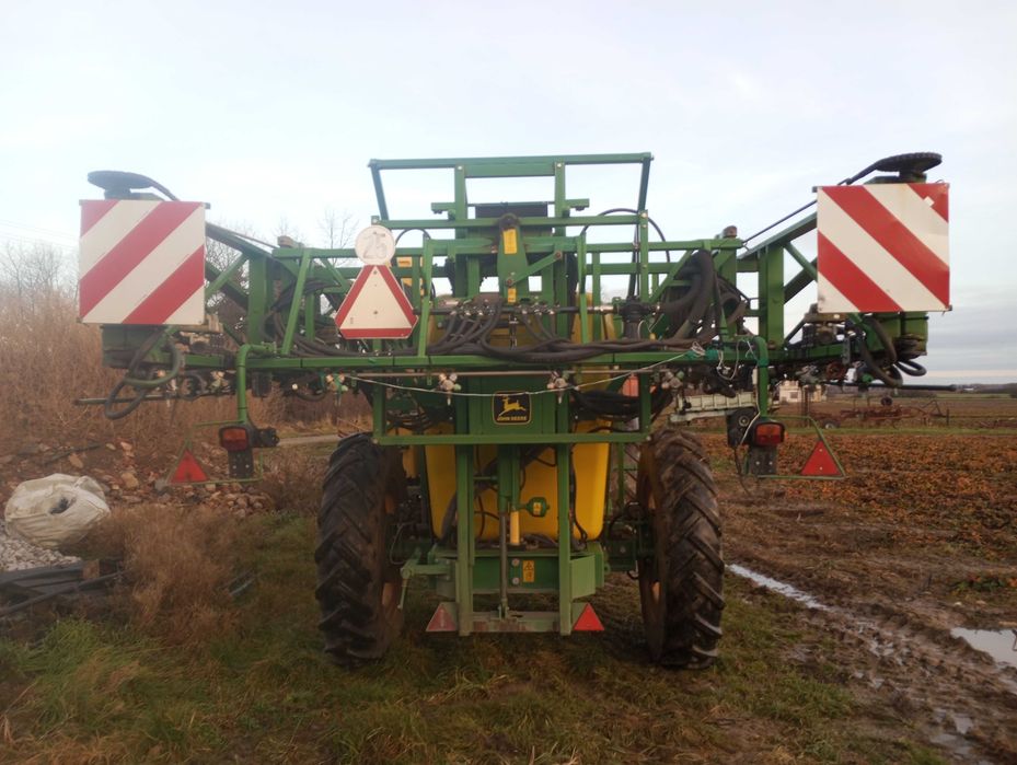 Opryskiwacz John Deere 4000 litrów