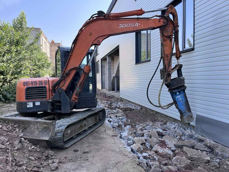 Экскаватор погрузчик мини экскаватор земляные копка бассейна Копаем ямы ,траншеи, погреба, сливные ямы,