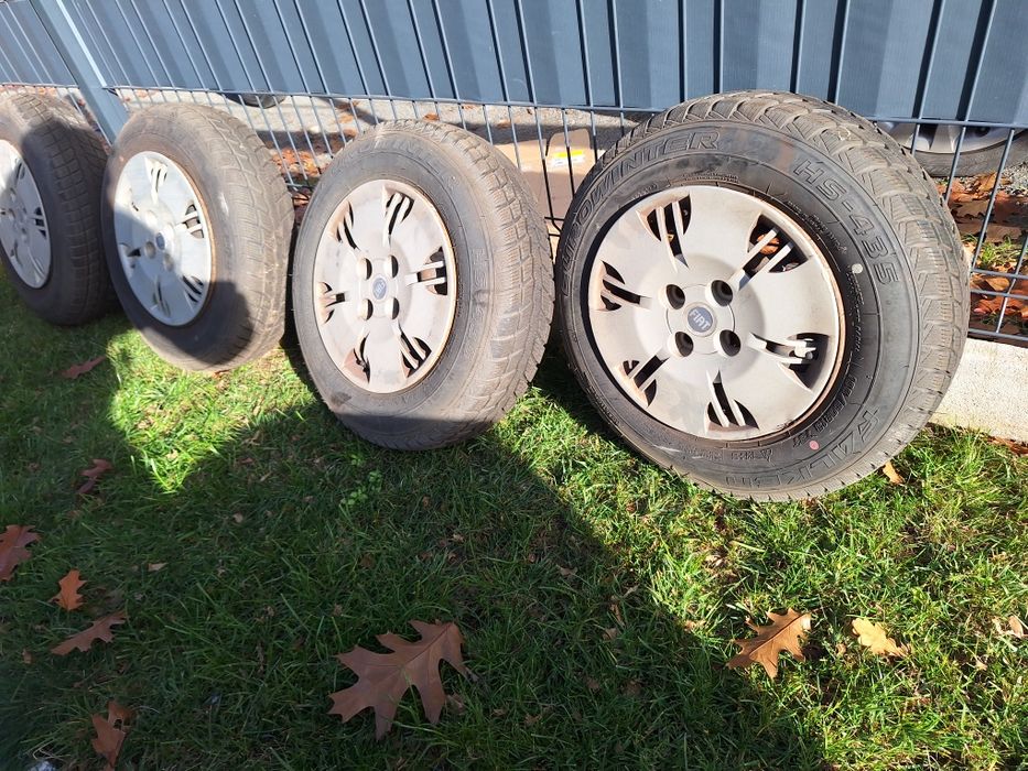 Felgi stalowe  r13 opony zima +kołpaki fiat panda