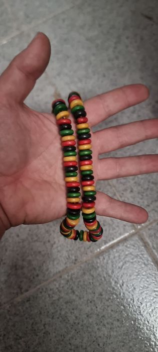Colar jamaicano de missanga