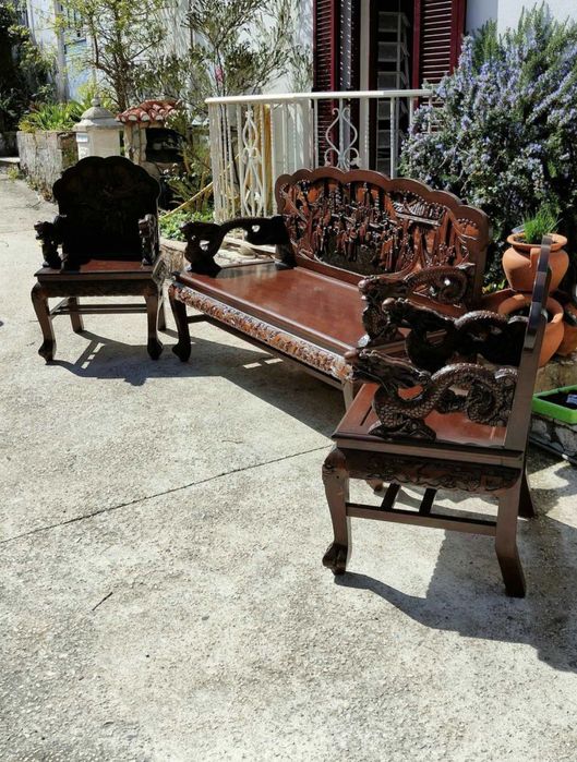 Conjunto de sofá em cânfora