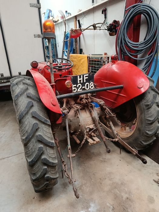 Trator Massey Ferguson 135