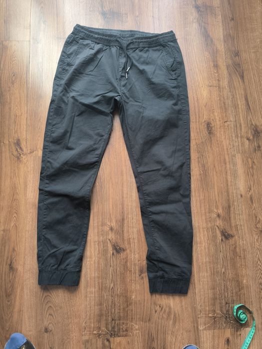 Joggery New Yorker jeans czarne rozm M
