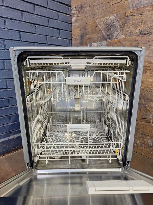 Вбудована посудомийна машина Beko DIN39330