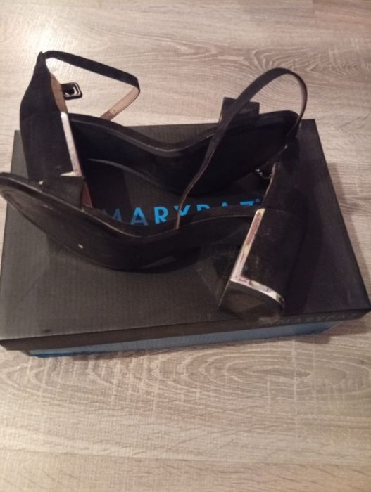 Sapatos de salto alto preto 36
