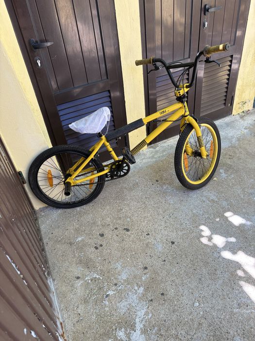 Vendo BMX está só a presisar de um arranjo