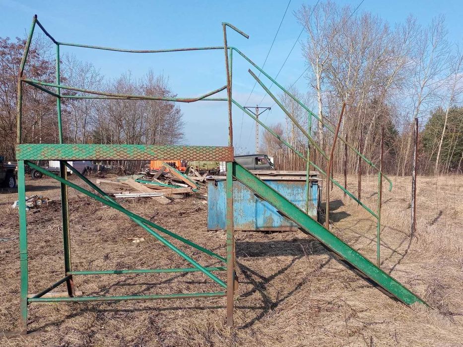 Schody metalowe, podest
