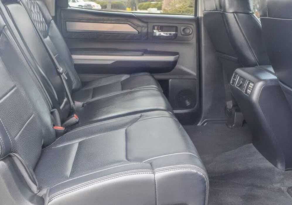 Toyota Tundra Platinum CrewMax      2019