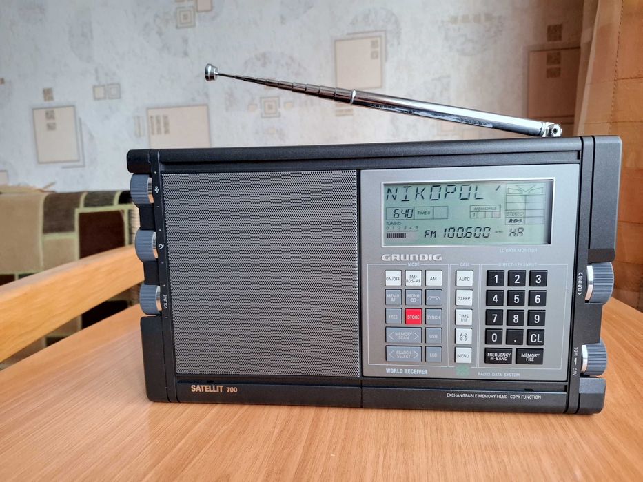 Grundig Satellit 700