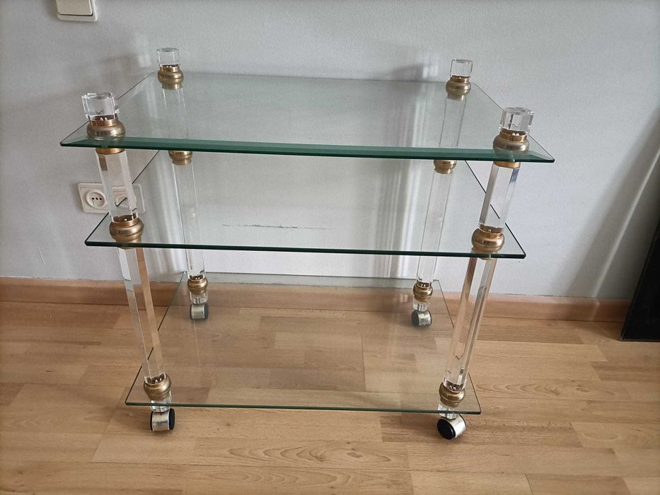 Movel de TV com rodas || Material acrilico e vidro