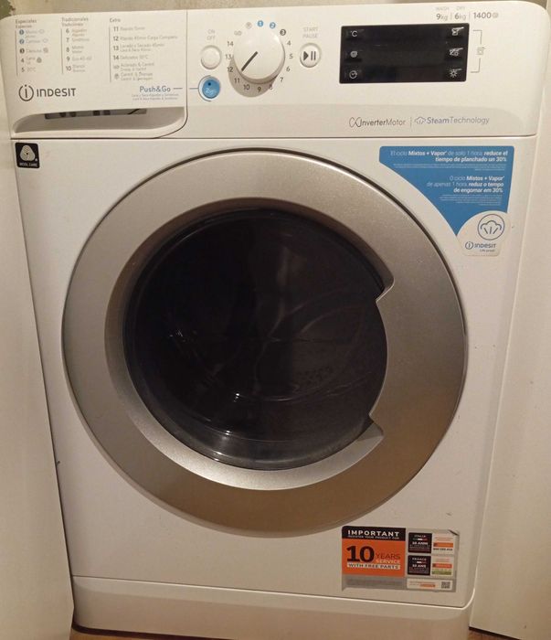 Máquina de lavar e secar como nova