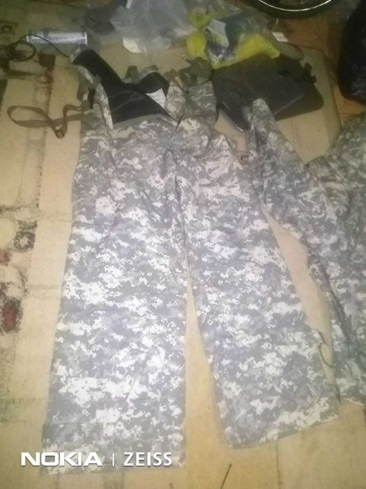 нові штани камуфляж розмір 104, водонепроникні, виробництва сша.