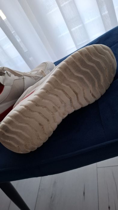 Sportowe białe buty sneakersy Caprice rozm 39 używane