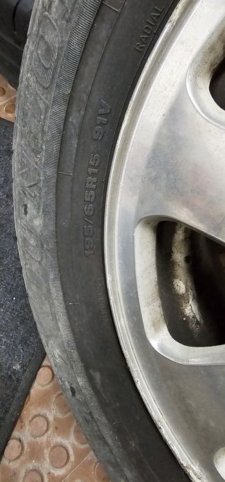 4 Jantes audi r15 e uma de ferro
