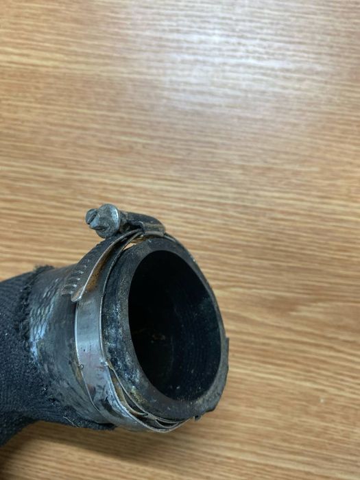 Porsche macan патрубок інтеркулера 95b145834d,95b145833e