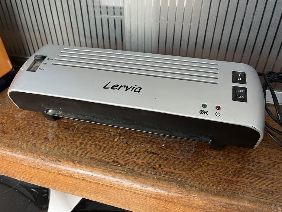Maquina de plastificar LEVIRA KH 4412
