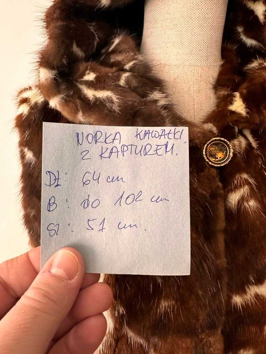 norka kamizelka z dużym kapturem