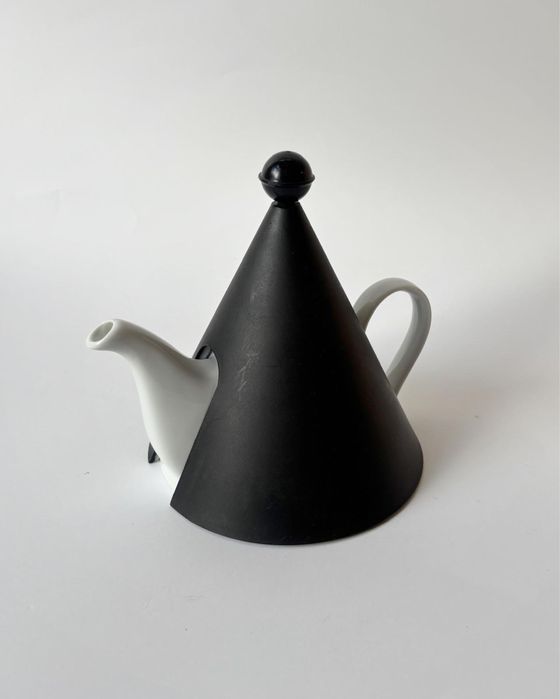 imbryk PUUR z izolującą pokrywką, postmodernistyczny projekt