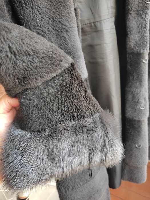 Отличная шуба из натурального меха бобра , р.42/44, б.у.