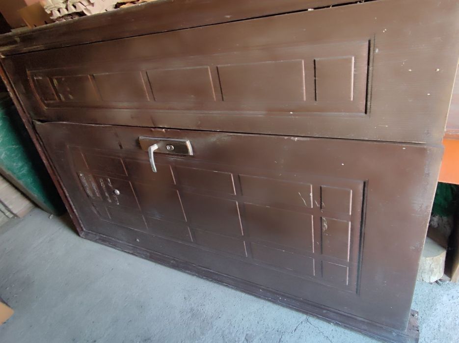 Продам двері металеві 130*210 см
800 грн.