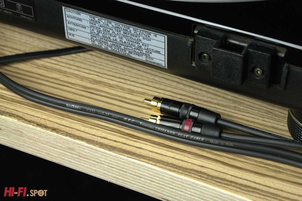 Technics SL1210 MK2 (custom black piano)