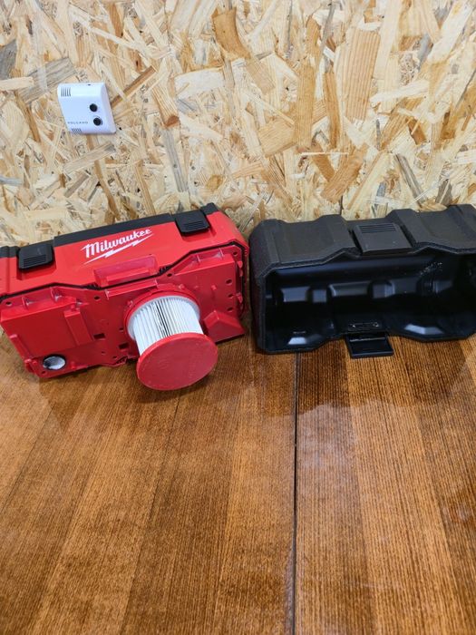 Пилосос Milwaukee M18 VC-2