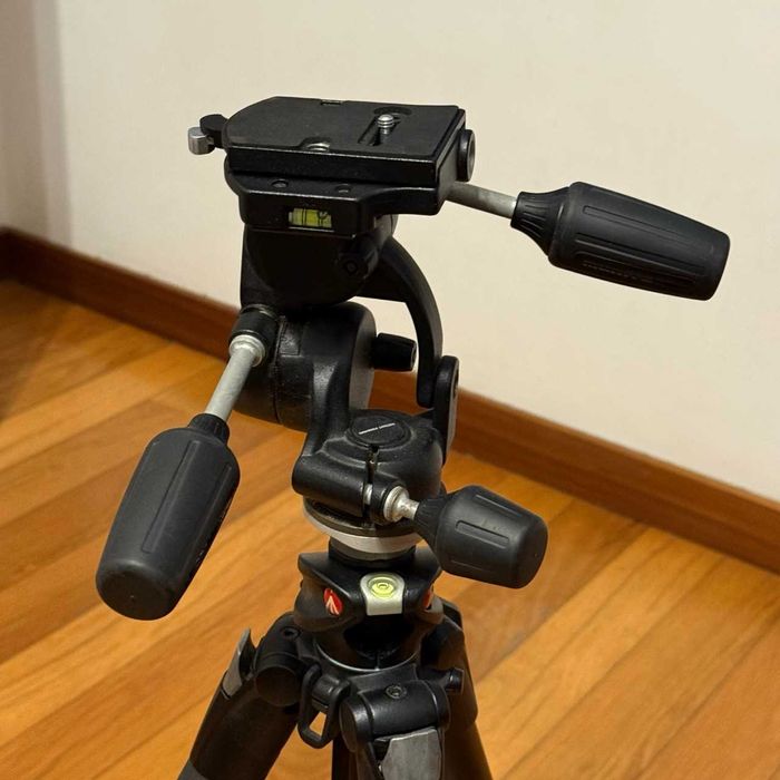 Tripé Manfrotto 055XPROB + cabeça 804RC4 (profissional, excelente estado)