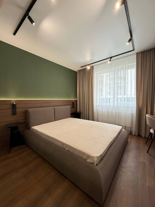 Стильна та сучасна одиничка біля озера!