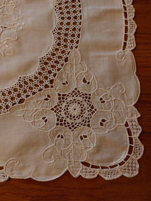 Toalha de algodão e croché com guardanapos
