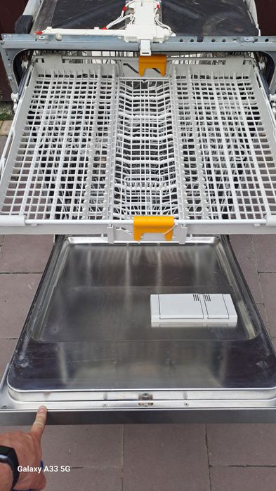 Посудомийна машинка Miele 60 на 80 розміри