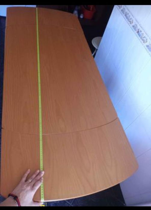 Conjunto mesa e cadeiras