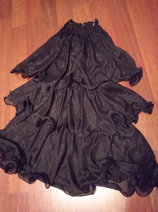 Сукня випускна,легка.