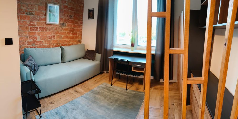 Sprzedam kawalerkę w Centrum Poniatowej