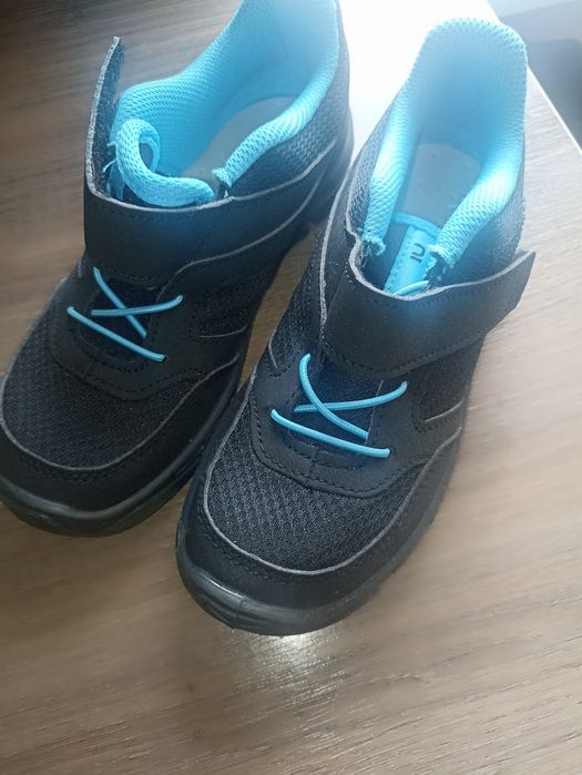 Кросівки фірми decathlon