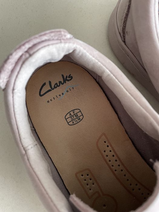 Sapatilhas em pele da Clarks