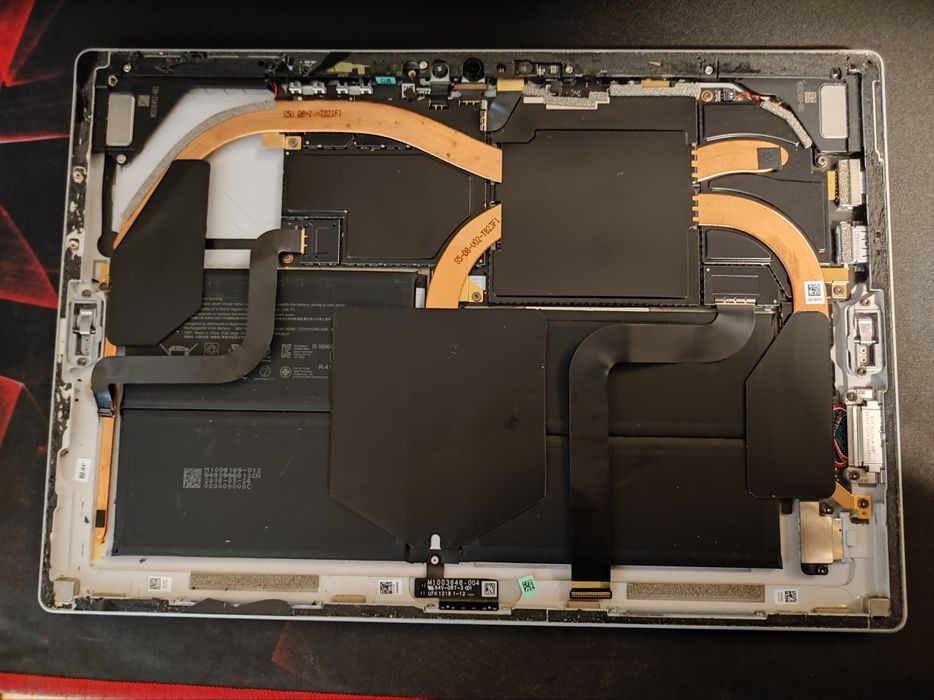 Surface Pro 5 i5 7300U 8гб озп 256gb SSD 12-15V битий екран