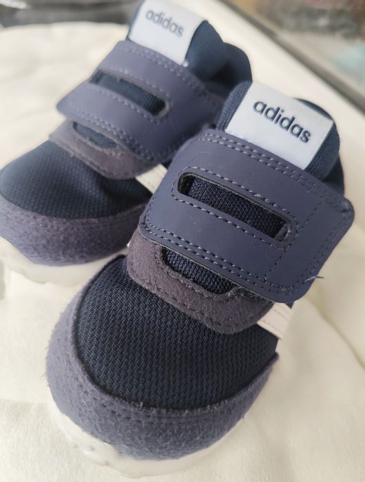 Adidas, дитячі кросівки.