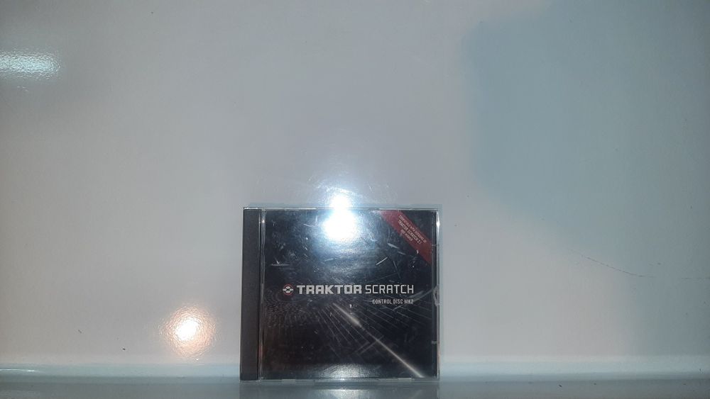 -traktor scratch A 6 ( placa d3 som + timecodes 2x lp/2× cd )

-não in