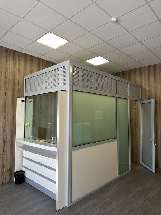 Бронированная кабинка для обмена Валюты и сейф!