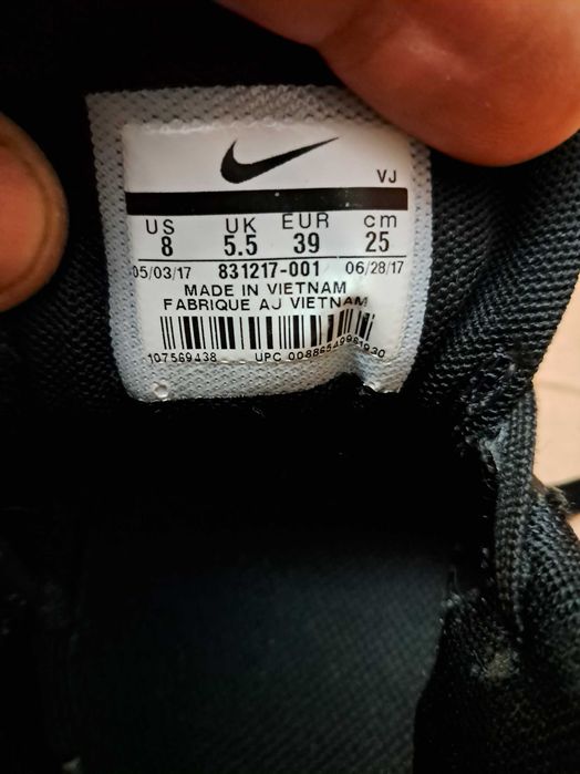 Женские Кроссовки Nike оригинал размер 39 стелька 25см