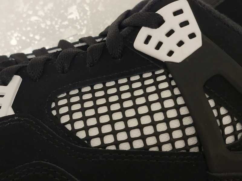 Jordan 4 Retro White Thunder Rozmiar  40