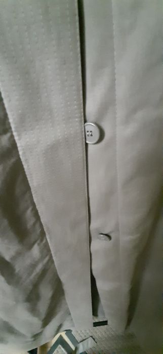 Płaszcz beżowy z odpinaną podpinką pod pinką