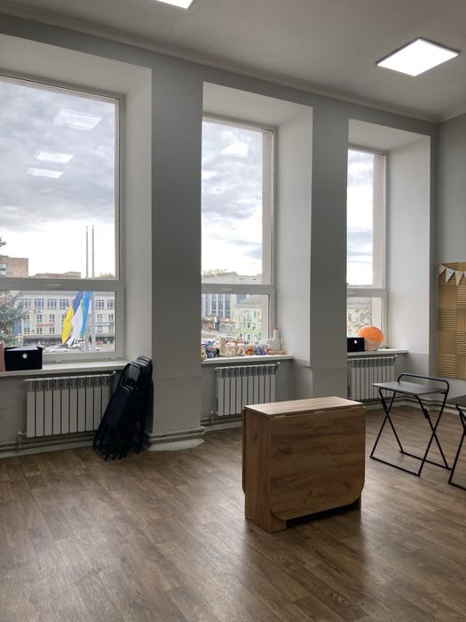 Оренда офісу майдан Незалежності 34м.кв без оплати к/п