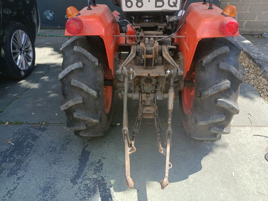 Kubota  245 , e ou, Kubota B 7200 DT matrícula e documentos