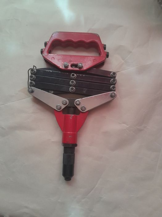 Пістолет заклепувальний зі складним механізмом 800мм