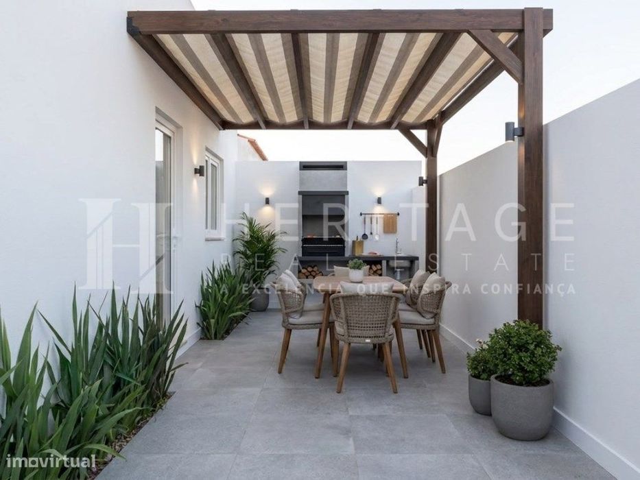 T0+1 totalmente remodelado com quintal e churrasqueira | Baixa da B...