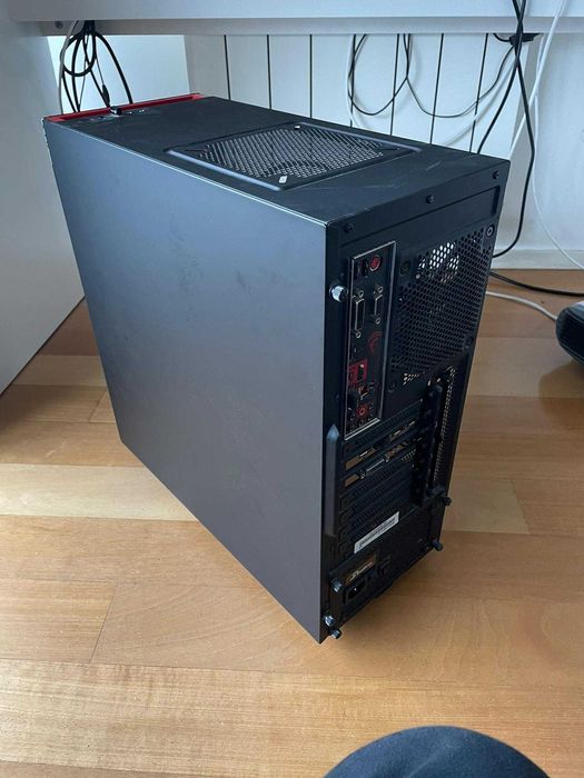 Computador fixo praticamente novo